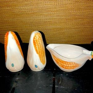 Vintage corn Salt and Pepper shakers with gravy dish